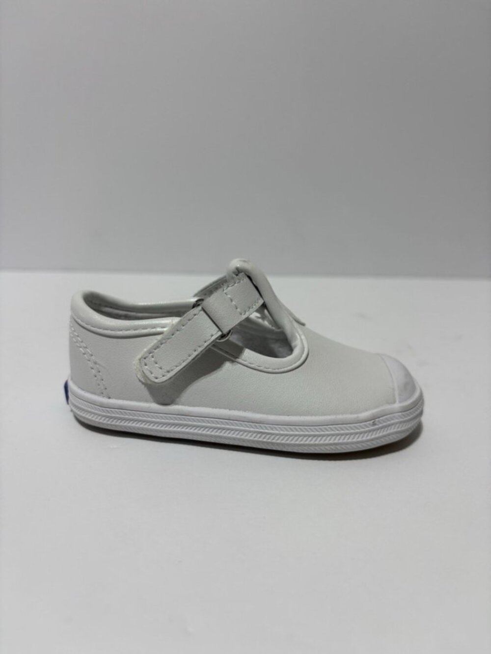 Keds Toddlers’ Champion Cap Toe T Strap Sneakers, Girls’ Size 4 M